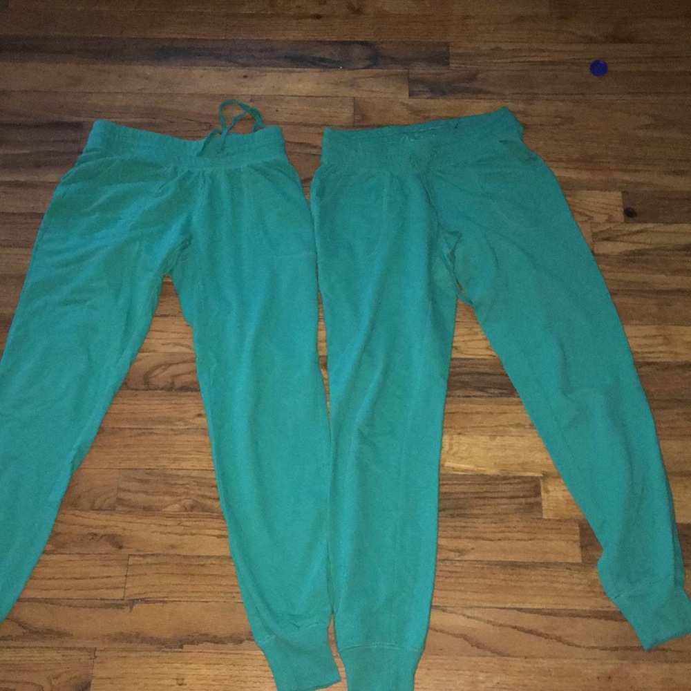 girls green joggers